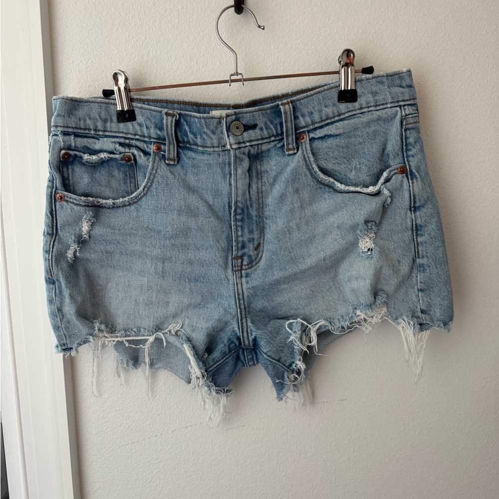 • Abercrombie & Fitch • Women’s The Mom Short Mid Rise Size 30 Size 10